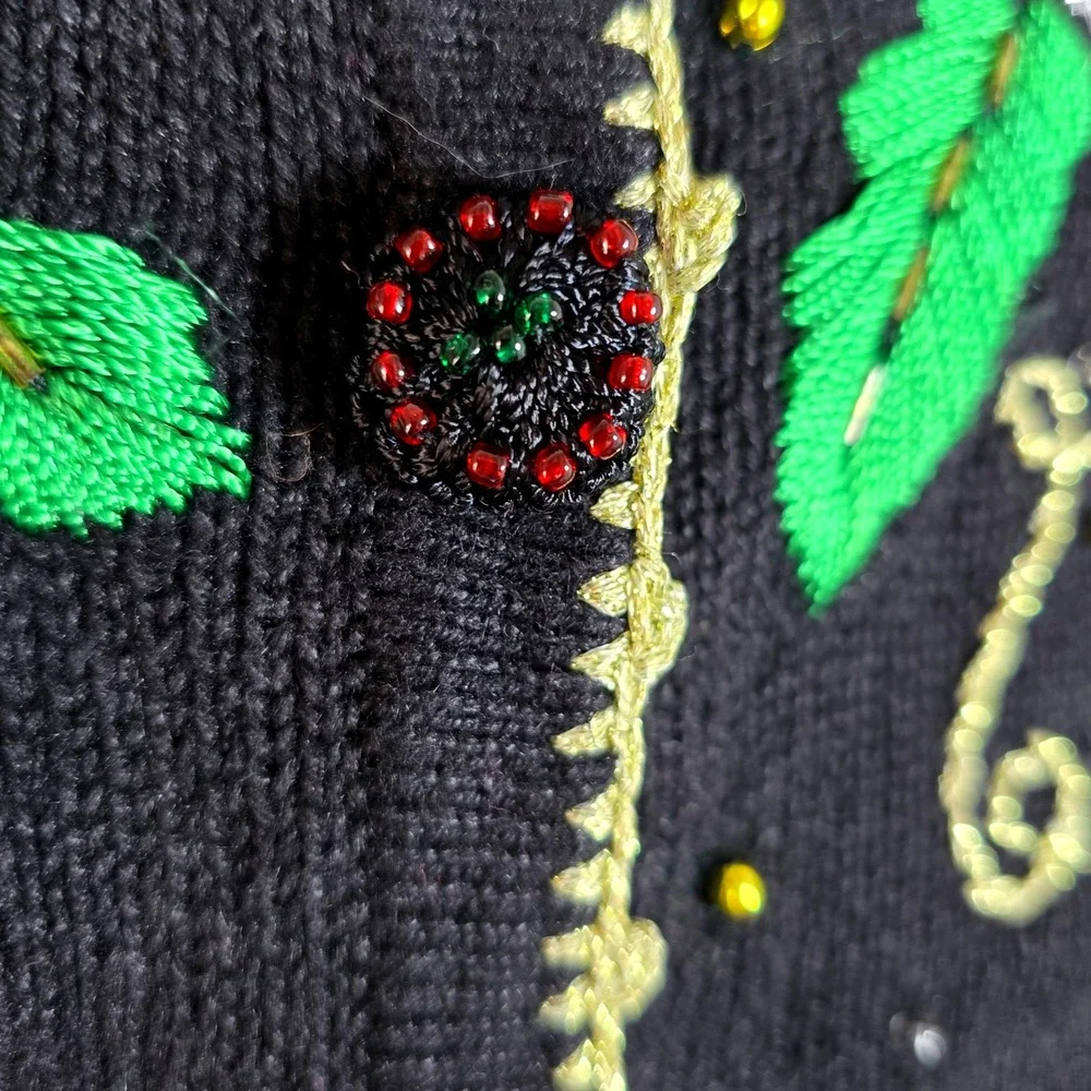 Vintage Reference Point Christmas Poinsettia Beaded Embroidered Cardigan Sweater